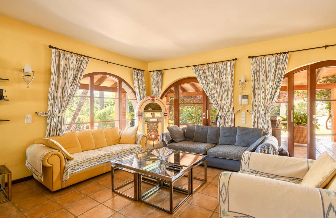 Charming Country Retreat near Campanet with Main House & Guesthouse